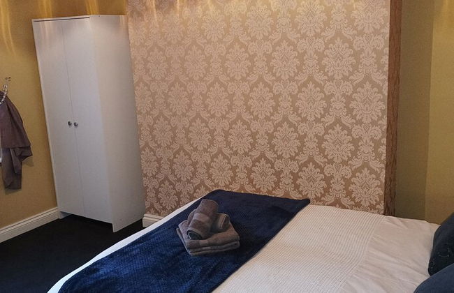Apartment - Sleeps 5, Free Parking & Sun Terrace - Foto 3