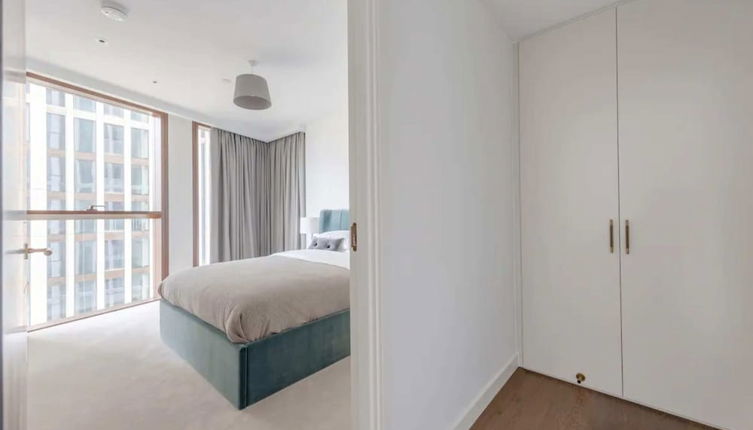 Photo 1 - Luxurious 1BD Flat by the River Thames - Vauxhall