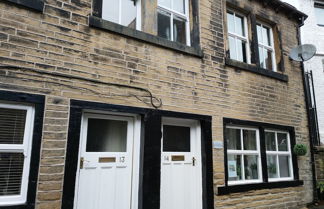 Photo 1 - Cobbler's Cottage , Beautiful Cosy Cottage