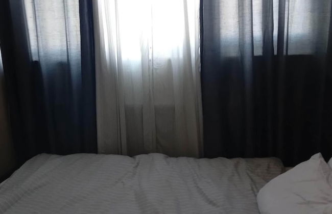 Charming 2-bed Apartment in London - Photo 2