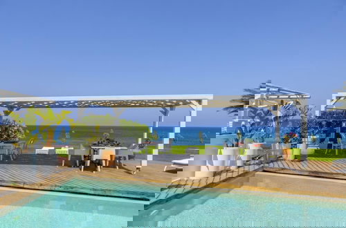 Foto 28 - Beachfront Dream Villa