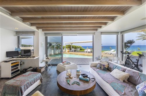 Foto 57 - Beachfront Dream Villa