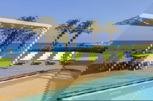 Foto 32 - Beachfront Dream Villa