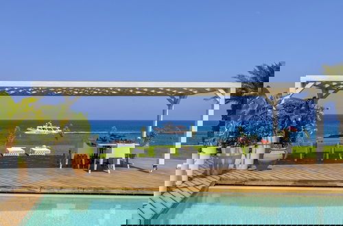 Foto 31 - Beachfront Dream Villa