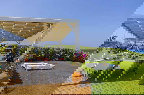 Foto 36 - Beachfront Dream Villa