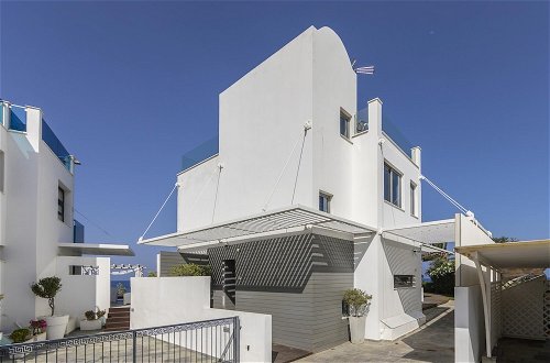 Foto 32 - Beachfront Dream Villa