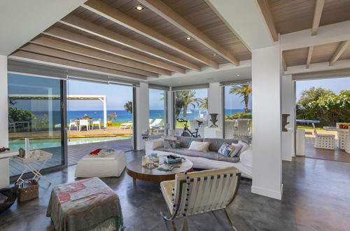 Foto 38 - Beachfront Dream Villa
