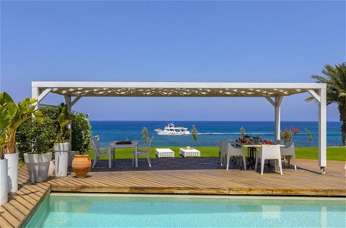Foto 51 - Beachfront Dream Villa