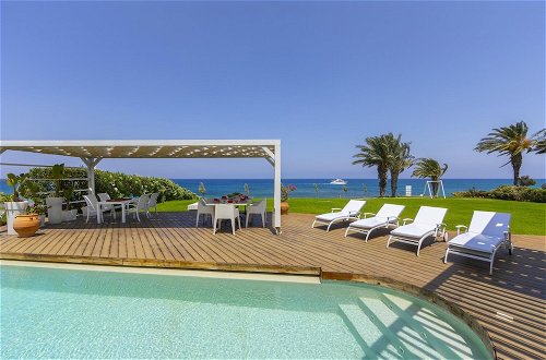 Foto 44 - Beachfront Dream Villa