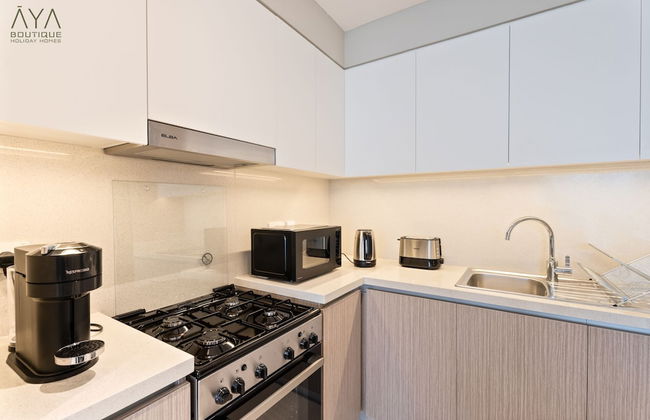 Aya - Elegant 1BR Apartment With Balcony and Creek Views - Foto 14