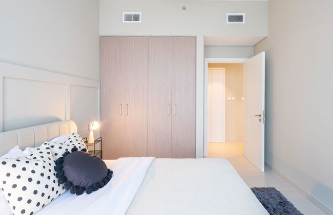 Aya - Elegant 1BR Apartment With Balcony and Creek Views - Foto 9