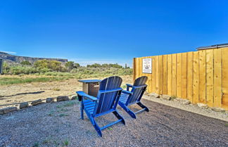 Foto 2 - 'boho Bliss' Tiny Home w/ Fireplace, Fire Pit