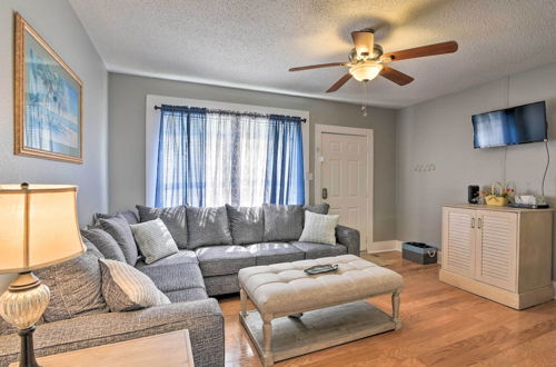 Photo 16 - Beautiful Galveston Apt w/ Deck < 3 Mi to Dtwn