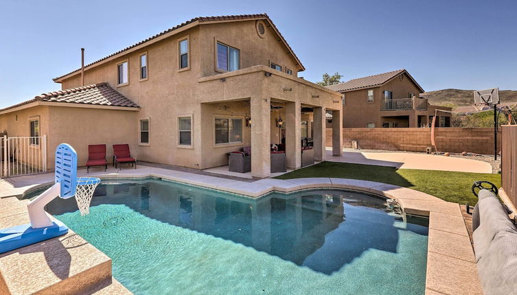 Foto 1 - Modern Tucson Home w/ Patio + Saltwater Pool