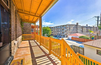 Photo 3 - Historic Oak Park Apartment Near Dtwn Chicago