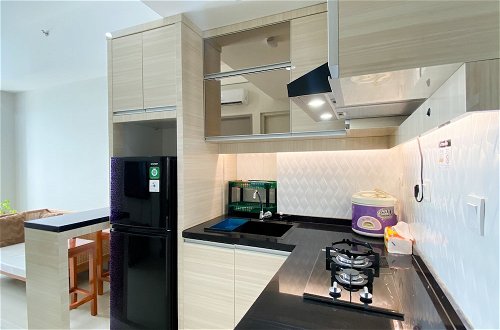 Photo 13 - Modern Look And Comfy 2Br Vasanta Innopark Apartment