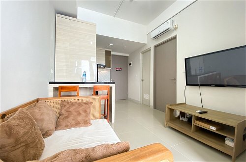 Photo 17 - Modern Look And Comfy 2Br Vasanta Innopark Apartment