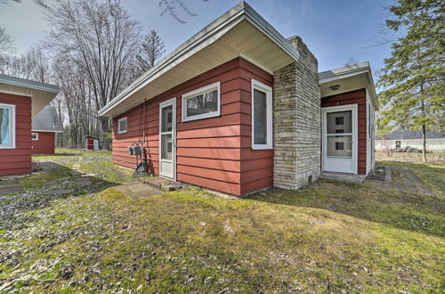 Photo 5 - Cozy Petoskey Area Retreat on Burt Lake Access