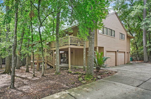 Photo 2 - Cozy Woodlands Townhome w/ Deck Near Market Street