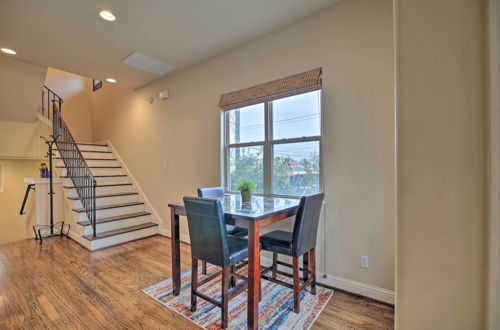 Photo 3 - East Dtwn Houston Vacation Rental Near Stadiums