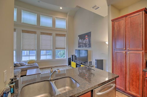 Photo 6 - East Dtwn Houston Vacation Rental Near Stadiums