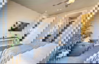 Foto 2 - Bright Washington Home w/ Bike Trails On-site