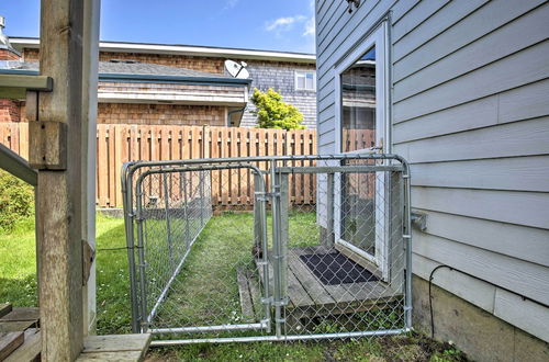 Photo 4 - Waldport Townhome w/ Dog Run on Alsea Bay