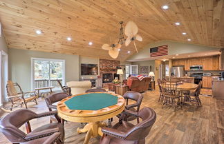 Foto 1 - Riverfront Newland Home w/ Pool & Golf Club Access