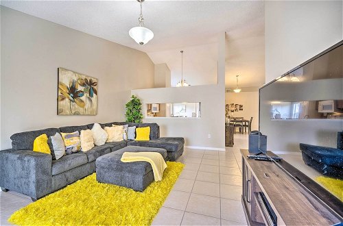 Foto 7 - Bright & Airy Kissimmee Home w/ Private Pool
