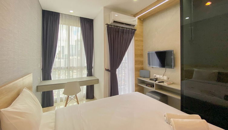 Photo 1 - Elegant And Homey Studio Ciputra World 2 Apartment