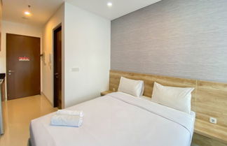 Foto 2 - Elegant And Homey Studio Ciputra World 2 Apartment