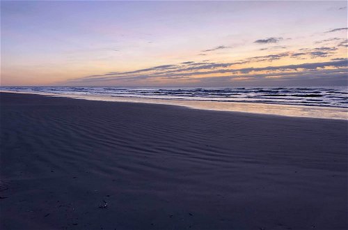 Photo 11 - Galveston Beach Bungalow: Steps to the Sand