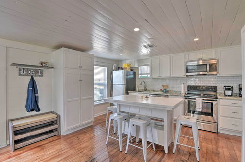 Photo 10 - Galveston Beach Bungalow: Steps to the Sand