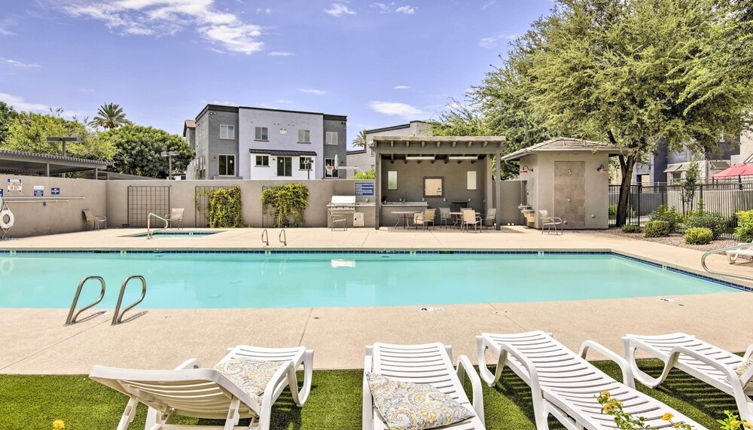 Foto 1 - New-build Chandler Townhome: Pool & Hot Tub Access