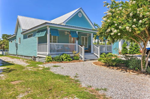 Photo 4 - Cottage w/ Porch - 3 Min Walk to Bay St Louis