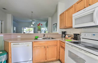 Foto 3 - Kissimmee Townhome w/ Balcony, 7 Miles to Disney