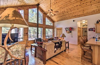 Foto 1 - Comfy Pinetop-lakeside Cabin w/ Horse Corral