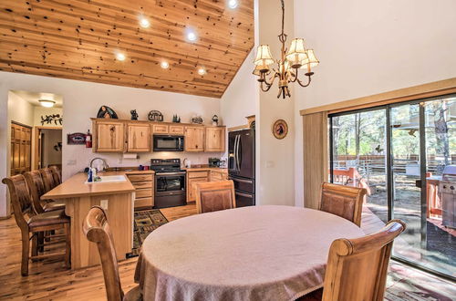 Photo 16 - Comfy Pinetop-lakeside Cabin w/ Horse Corral