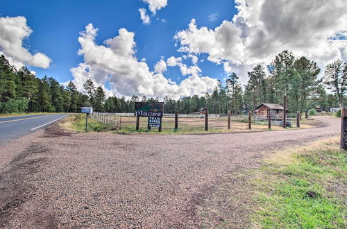 Foto 13 - Comfy Pinetop-lakeside Cabin w/ Horse Corral