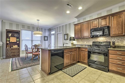 Foto 9 - Lovely Morrisville Home w/ Patio & Gas Grill