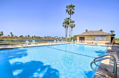 Foto 15 - Laguna Vista Vacation Rental w/ Pool Access