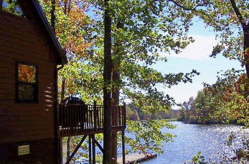 Foto 1 - Hocking Hills Lake Gem w/ Hot Tub, Dock, 100 Acres