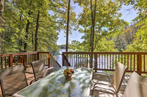 Foto 15 - Hocking Hills Lake Gem w/ Hot Tub, Dock, 100 Acres