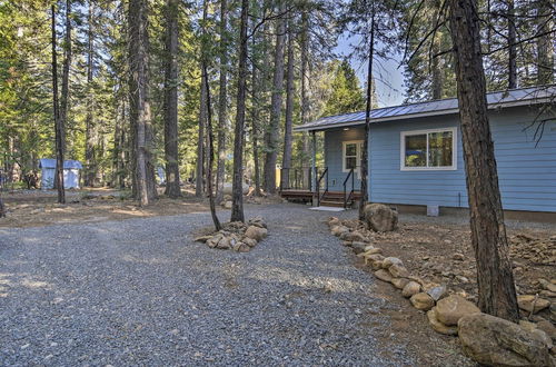 Foto 11 - Secluded Butte Meadows Cabin w/ Deck & Grill