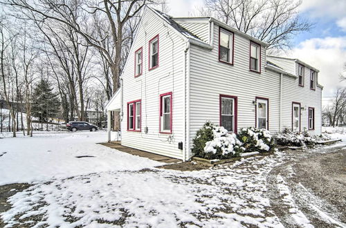 Photo 21 - Eastlake Vacation Rental Near Lake Erie