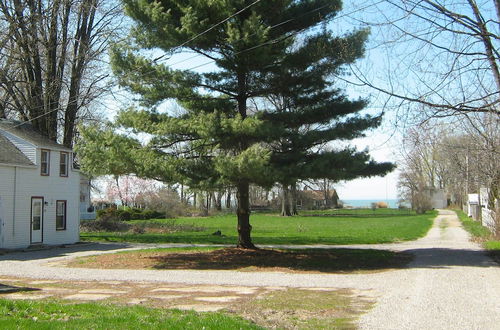 Photo 14 - Eastlake Vacation Rental Near Lake Erie