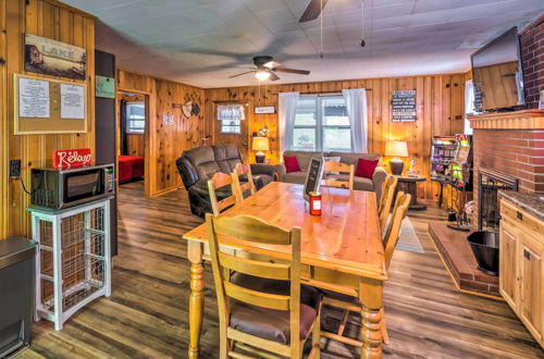 Foto 11 - Cozy Kentucky Cabin w/ Sunroom, Yard & Views