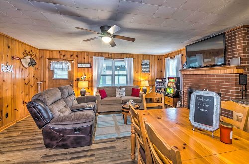 Foto 6 - Cozy Kentucky Cabin w/ Sunroom, Yard & Views