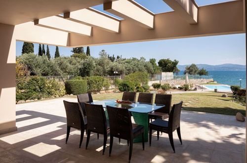 Foto 49 - Eretria Luxurious Seafront Villa