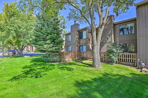 Foto 8 - Flagstaff Townhome w/ Private Deck & Grill